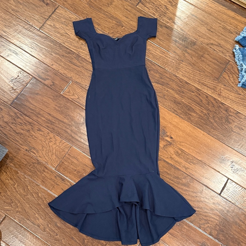 Lulu’s Navy Blue Women's Midi Dress - size small. Worn once.